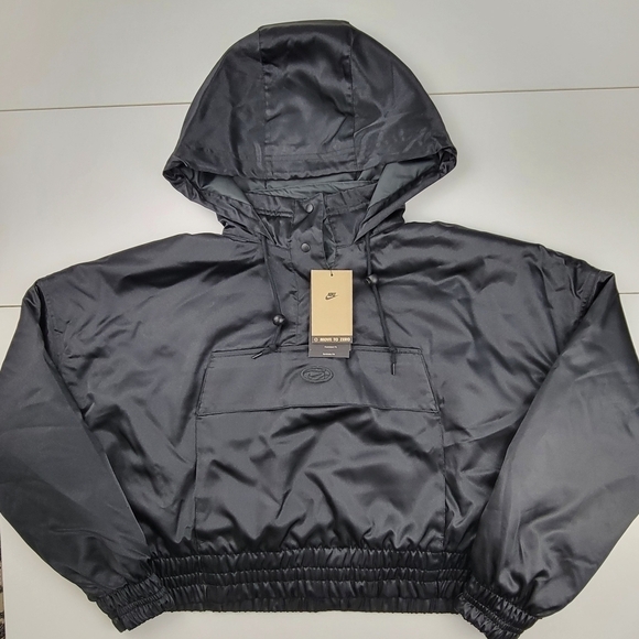 Nike Circa 96 Women's Black Hooded Jacket Size Medium DV8082-010 New - Picture 1 of 9